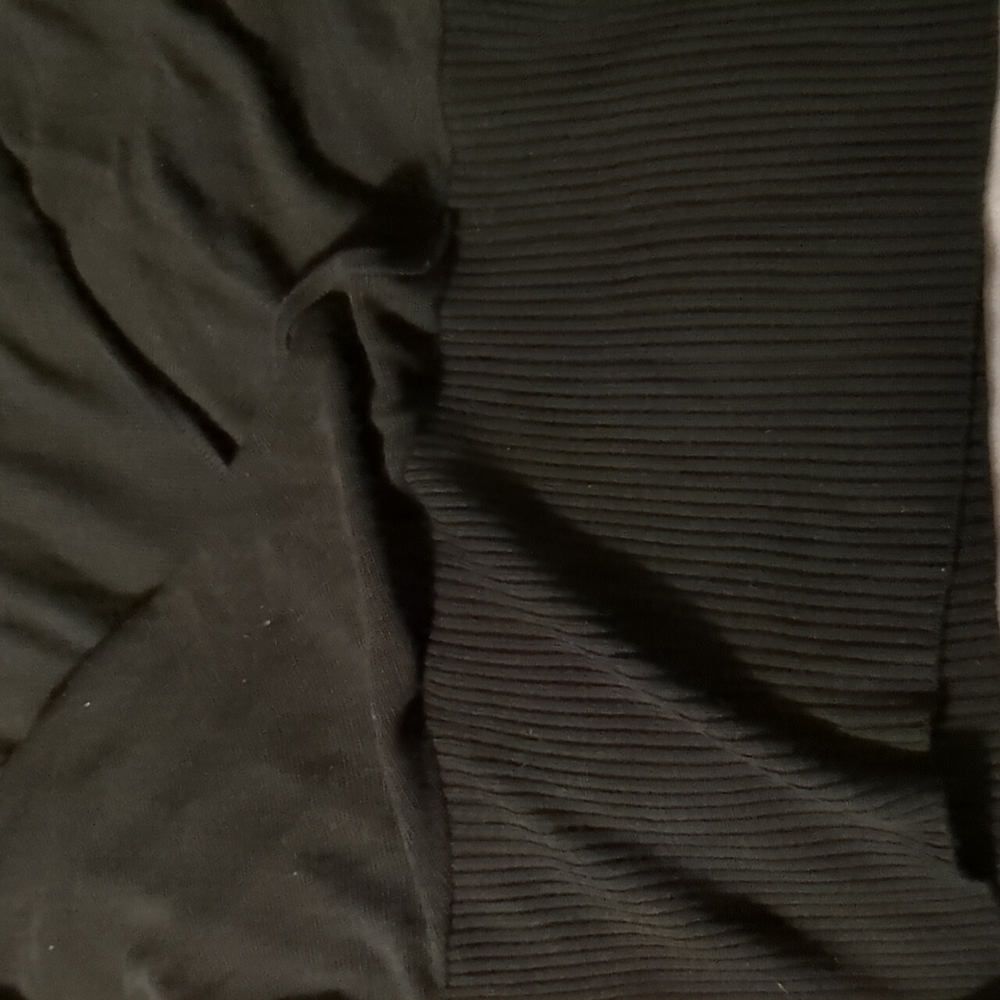 Sweater - Picture 4 of 4